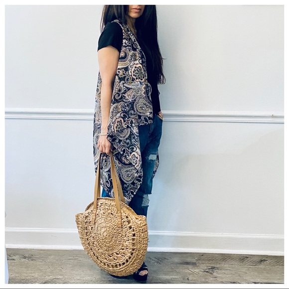 ✨LAST ONE✨Floral print open waterfall vest - Picture 3 of 11